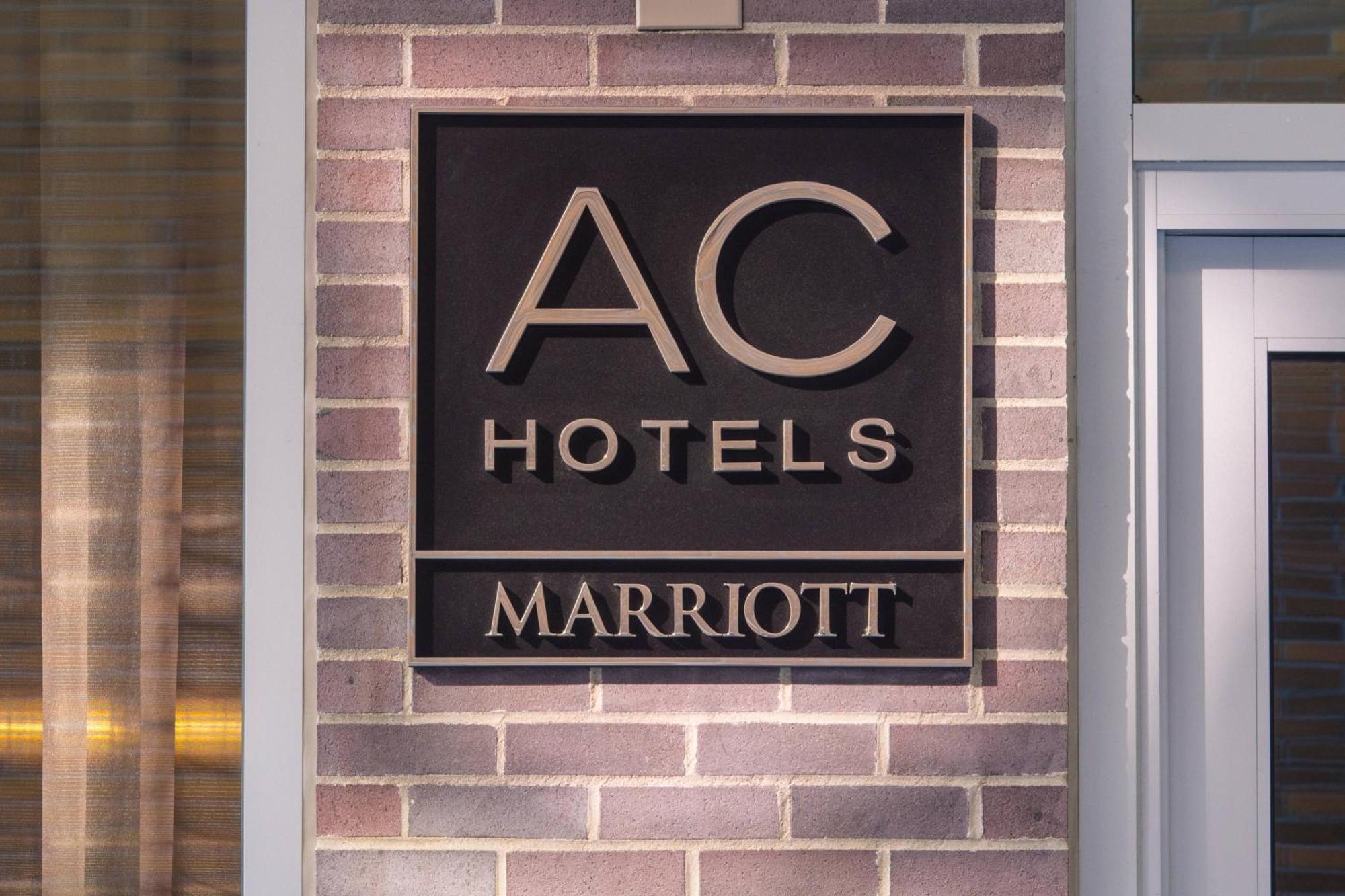 Ac Hotel By Marriott Boston Cleveland Circle Exteriér fotografie