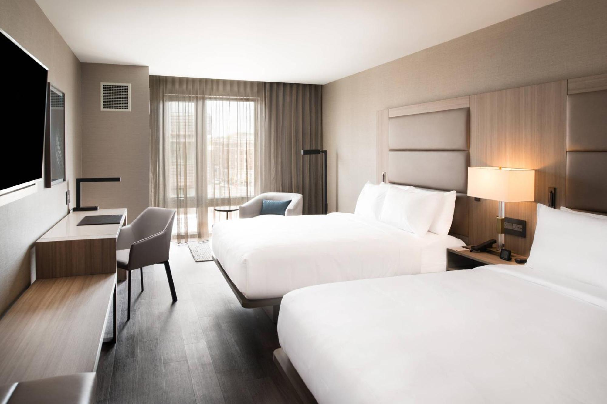 Ac Hotel By Marriott Boston Cleveland Circle Exteriér fotografie