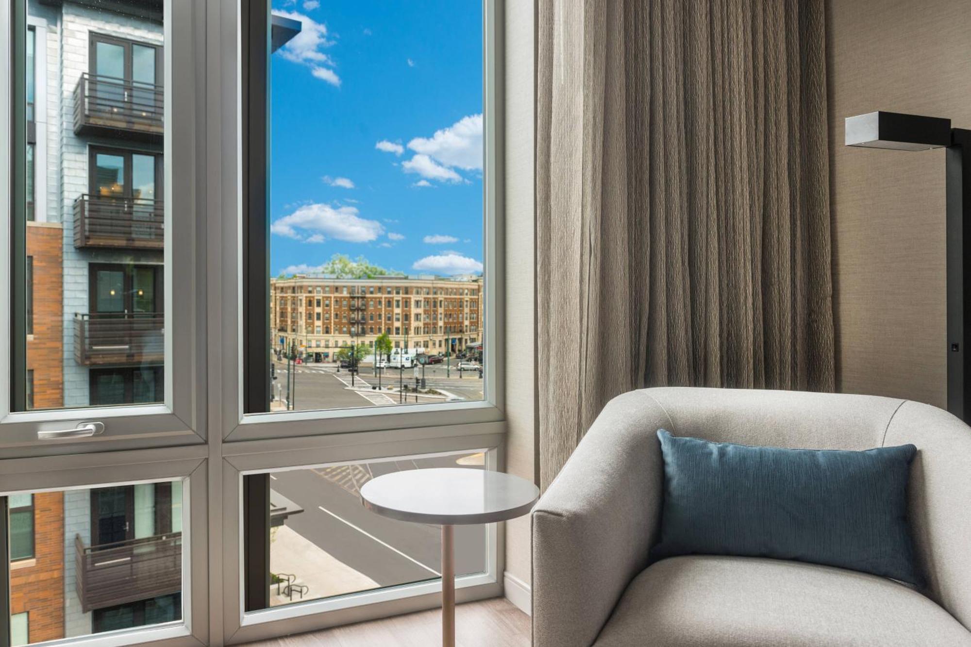 Ac Hotel By Marriott Boston Cleveland Circle Exteriér fotografie